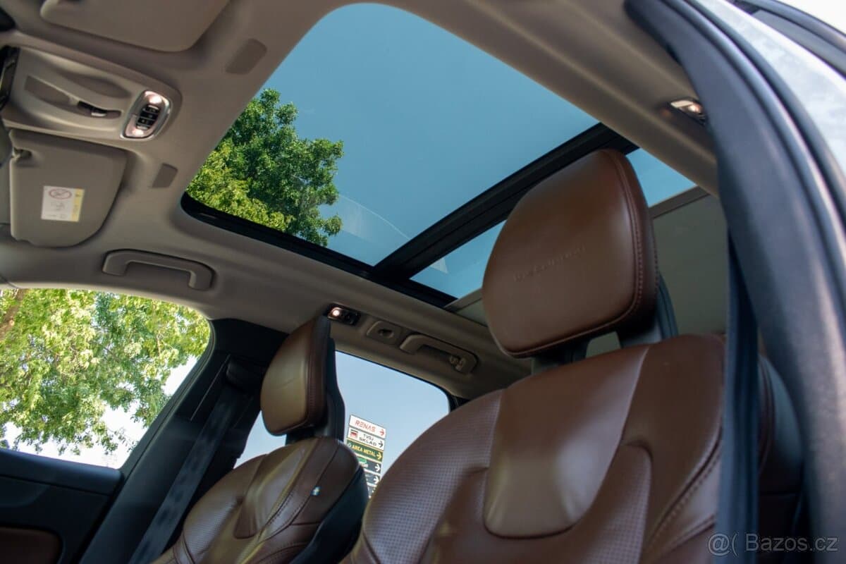 2018 Volvo XC60 - 14