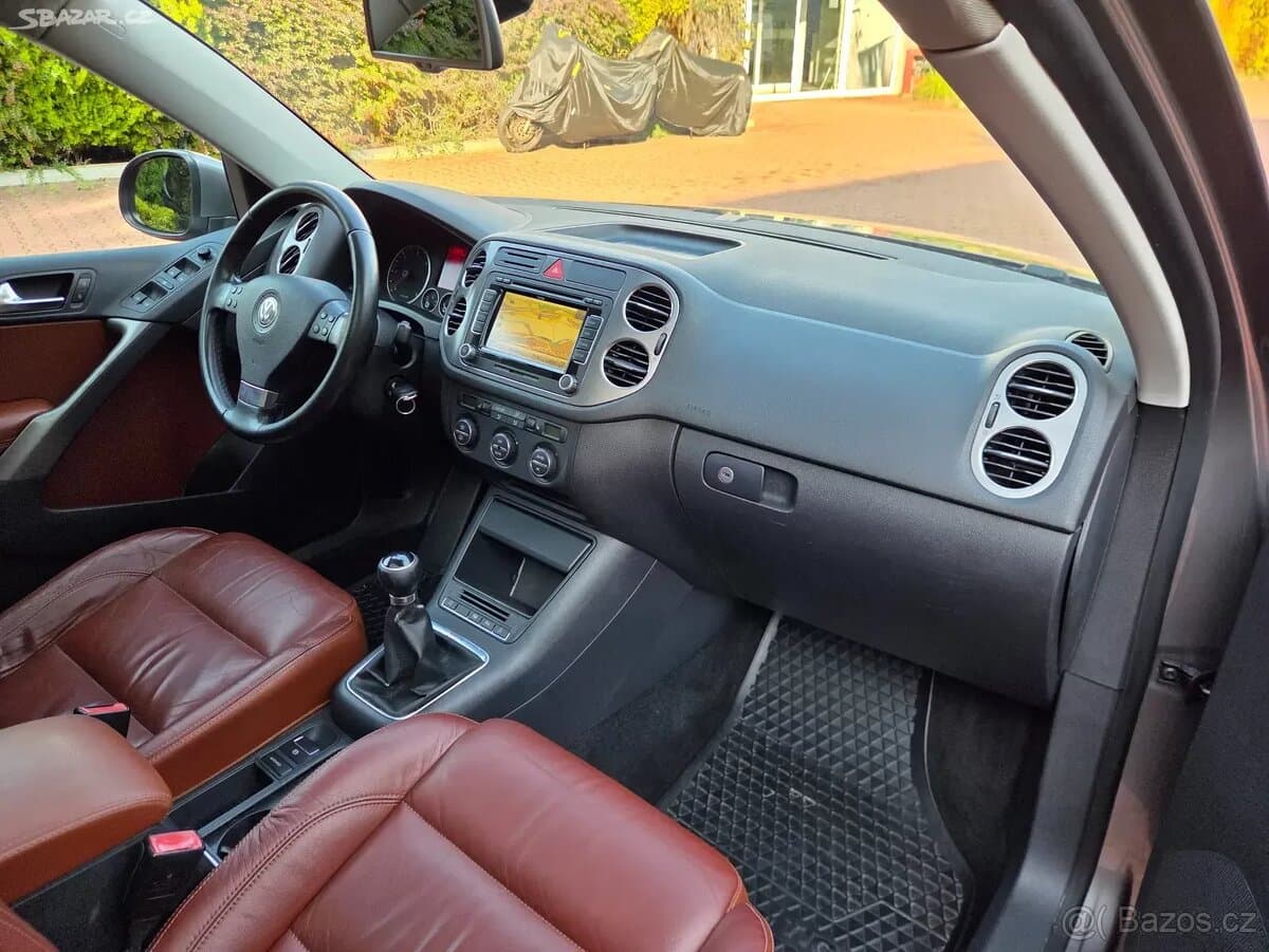 2009 Volkswagen TIGUAN - 14
