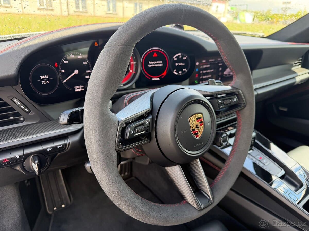 2023 Porsche 911 - 14