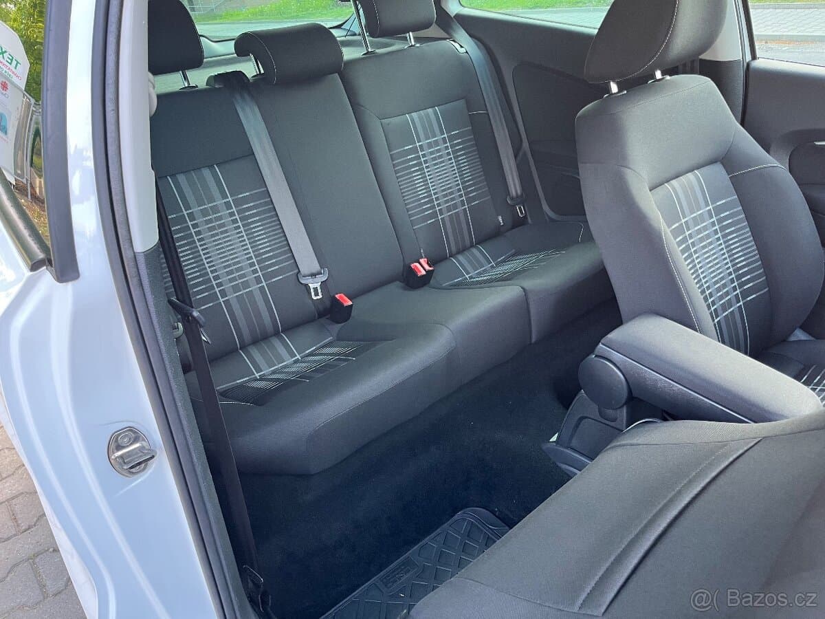2016 Volkswagen POLO - 14