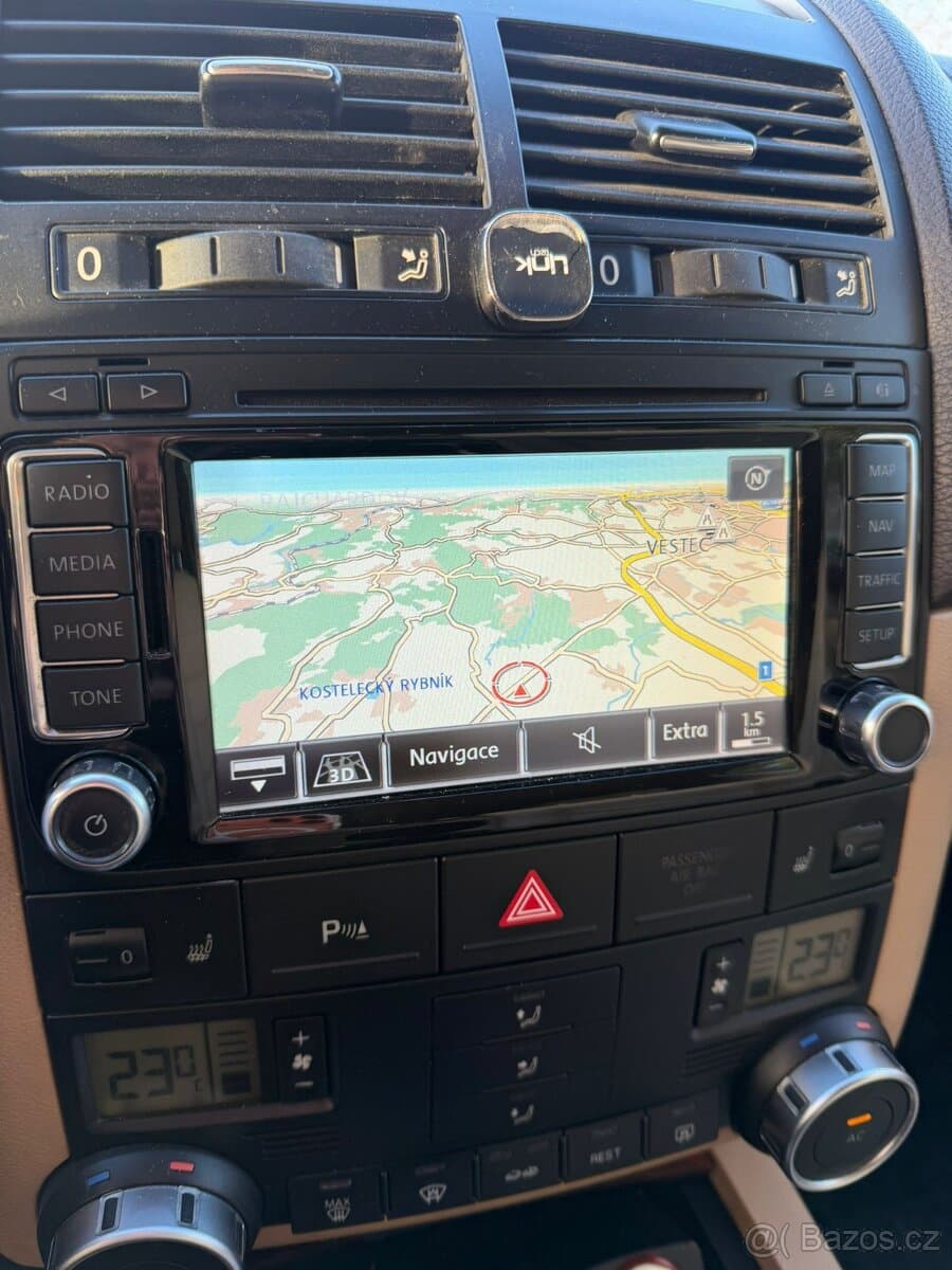 2010 Volkswagen TOUAREG - 14