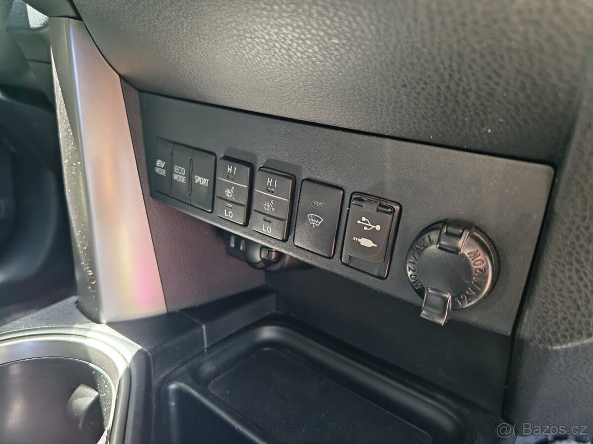 2017 Toyota RAV4 - 14