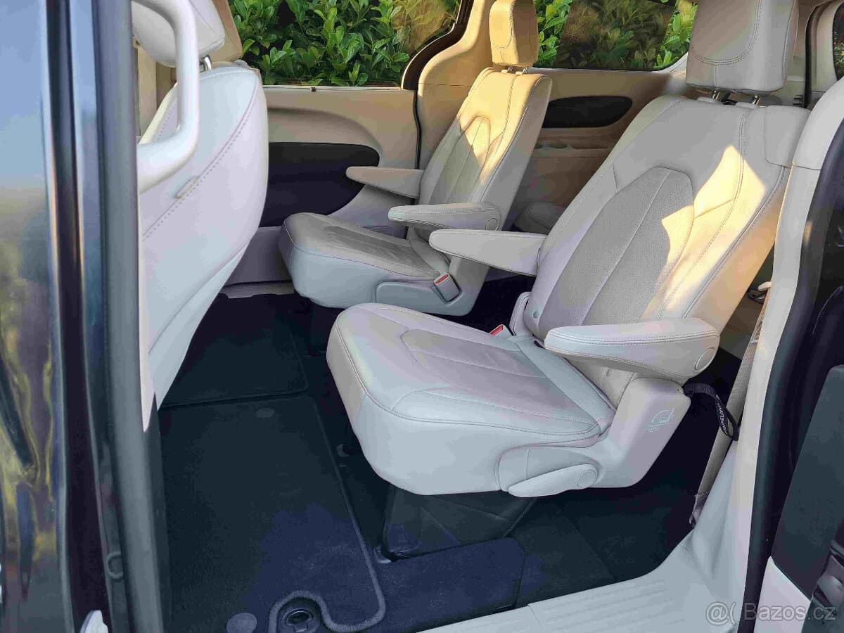 2021 Chrysler PACIFICA - 14