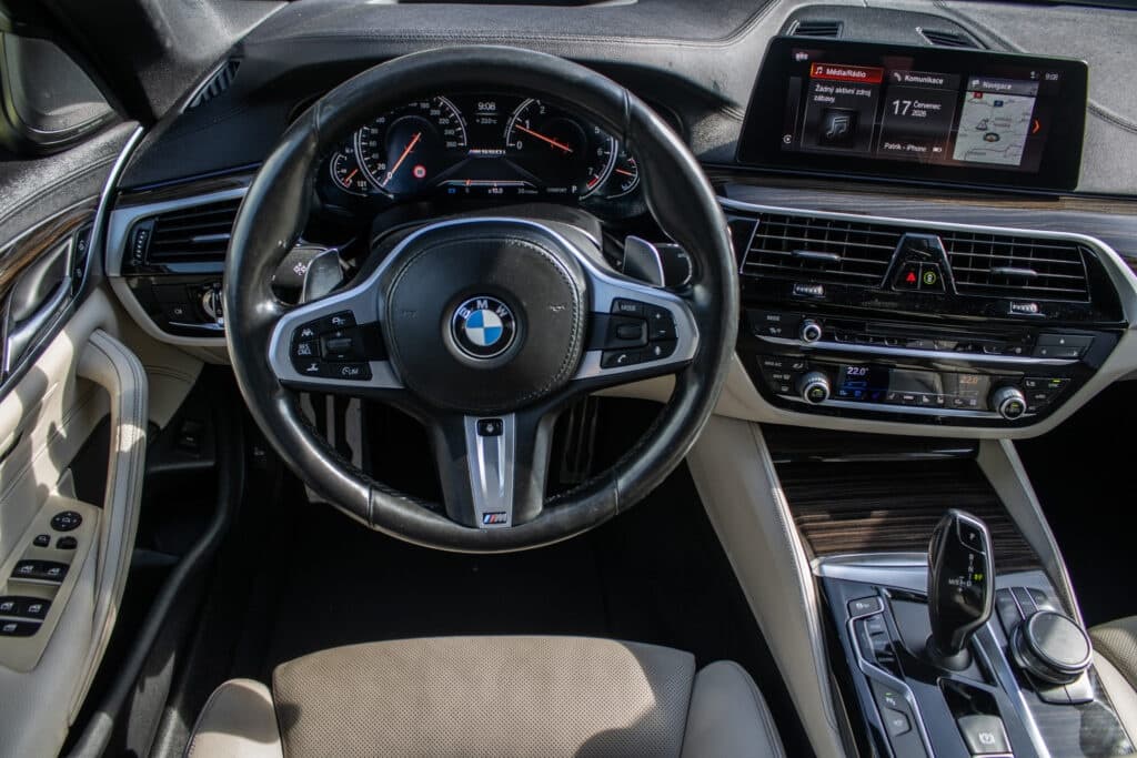 2018 BMW M5 - 14