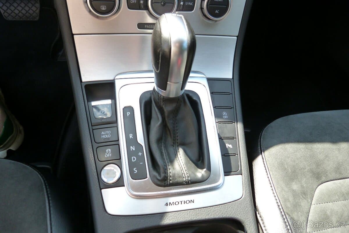 2012 Volkswagen PASSAT - 14