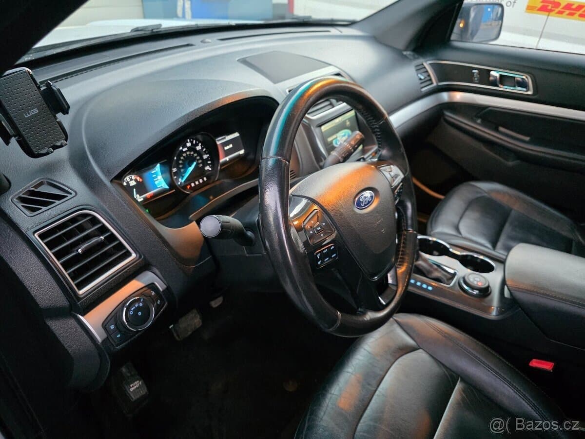2016 Ford EXPLORER - 14