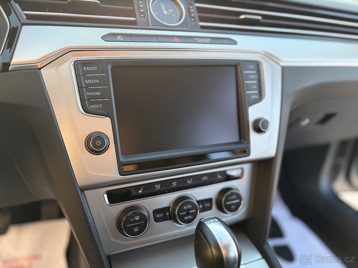 2015 Volkswagen PASSAT - 14