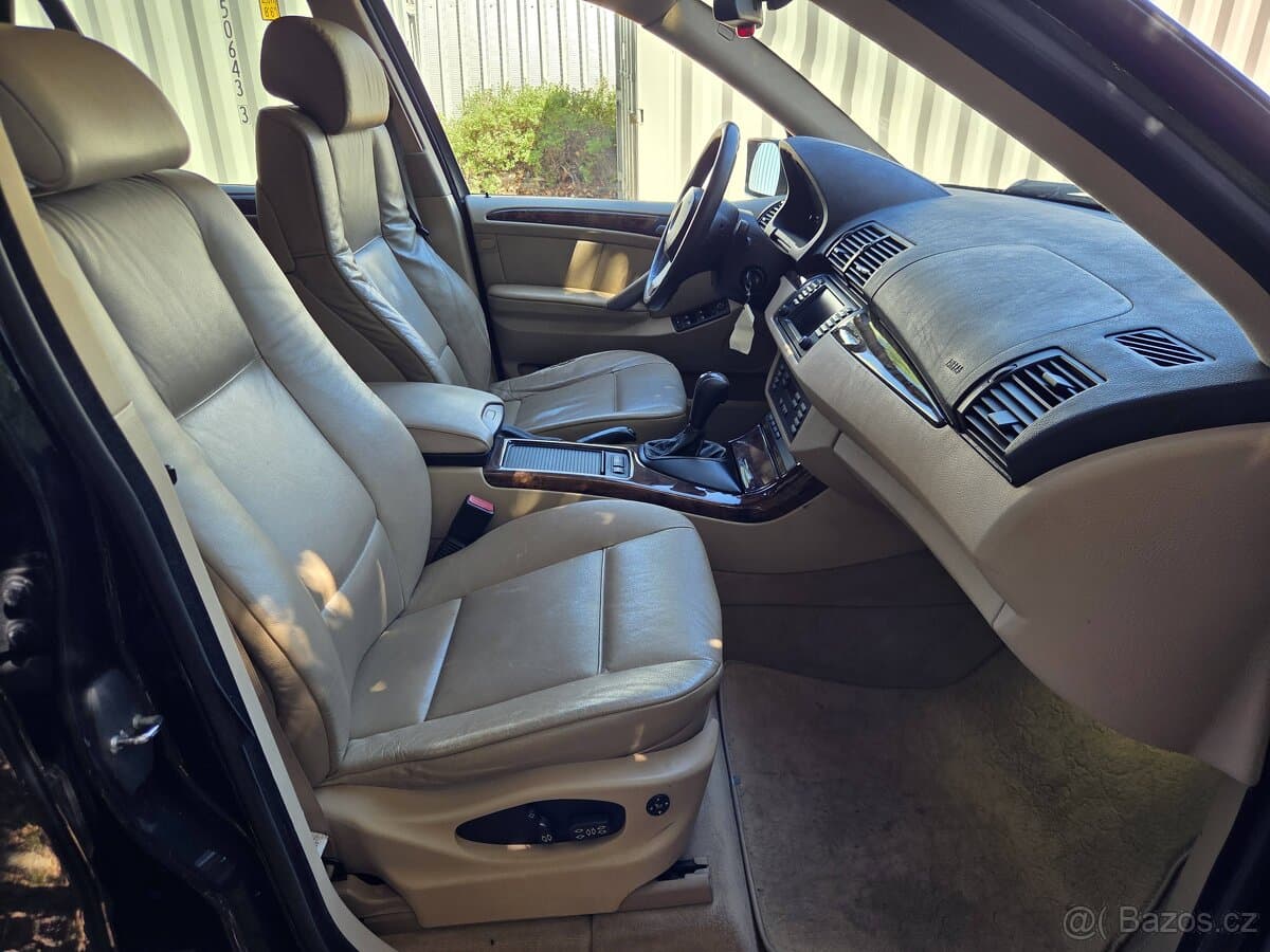 2004 BMW X5 - 14