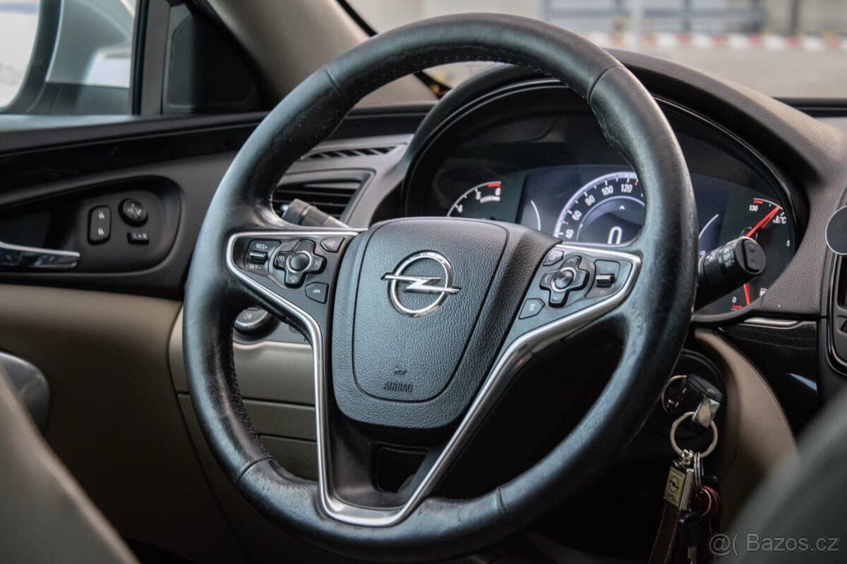 2016 Opel INSIGNIA - 14