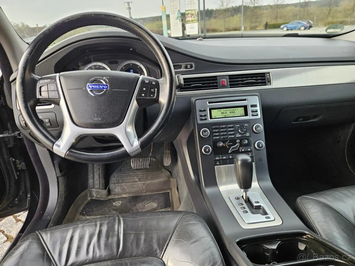 2010 Volvo V70 - 14