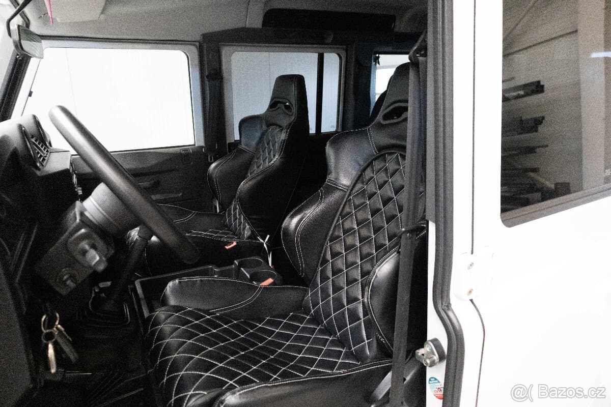2014 Land Rover DEFENDER - 14