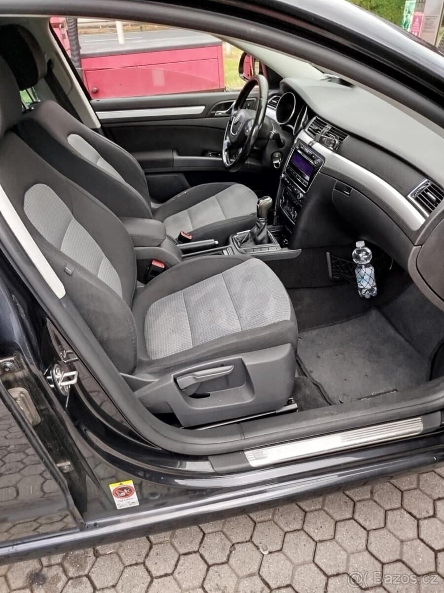 2011 Škoda SUPERB - 14