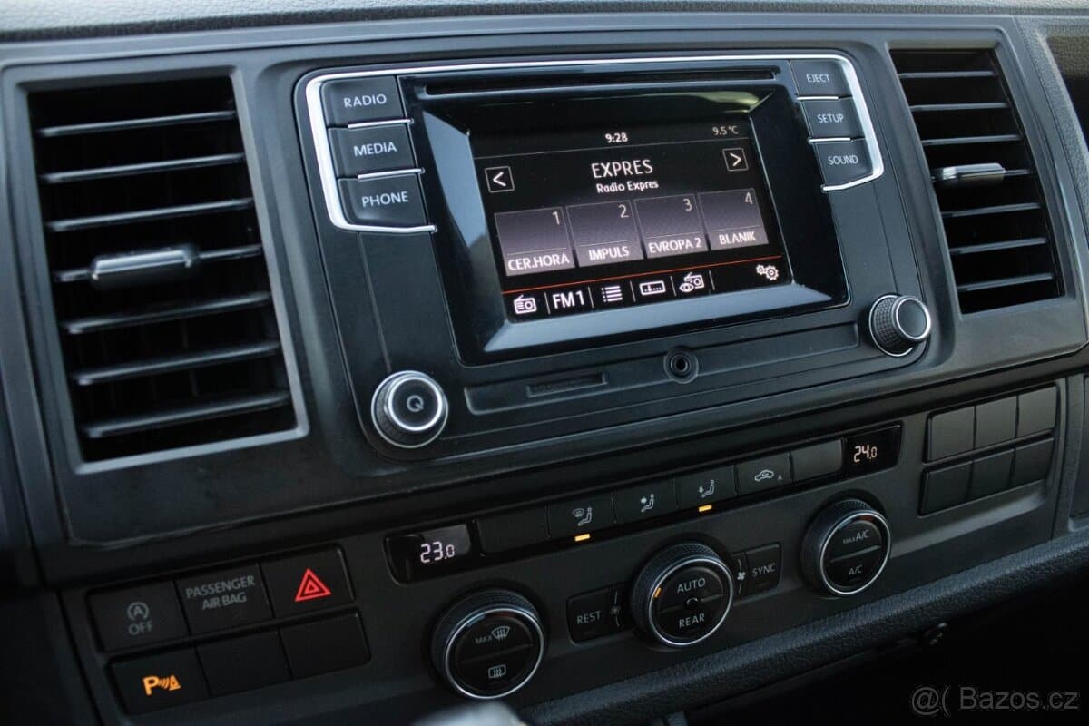2017 Volkswagen CARAVELLE - 14