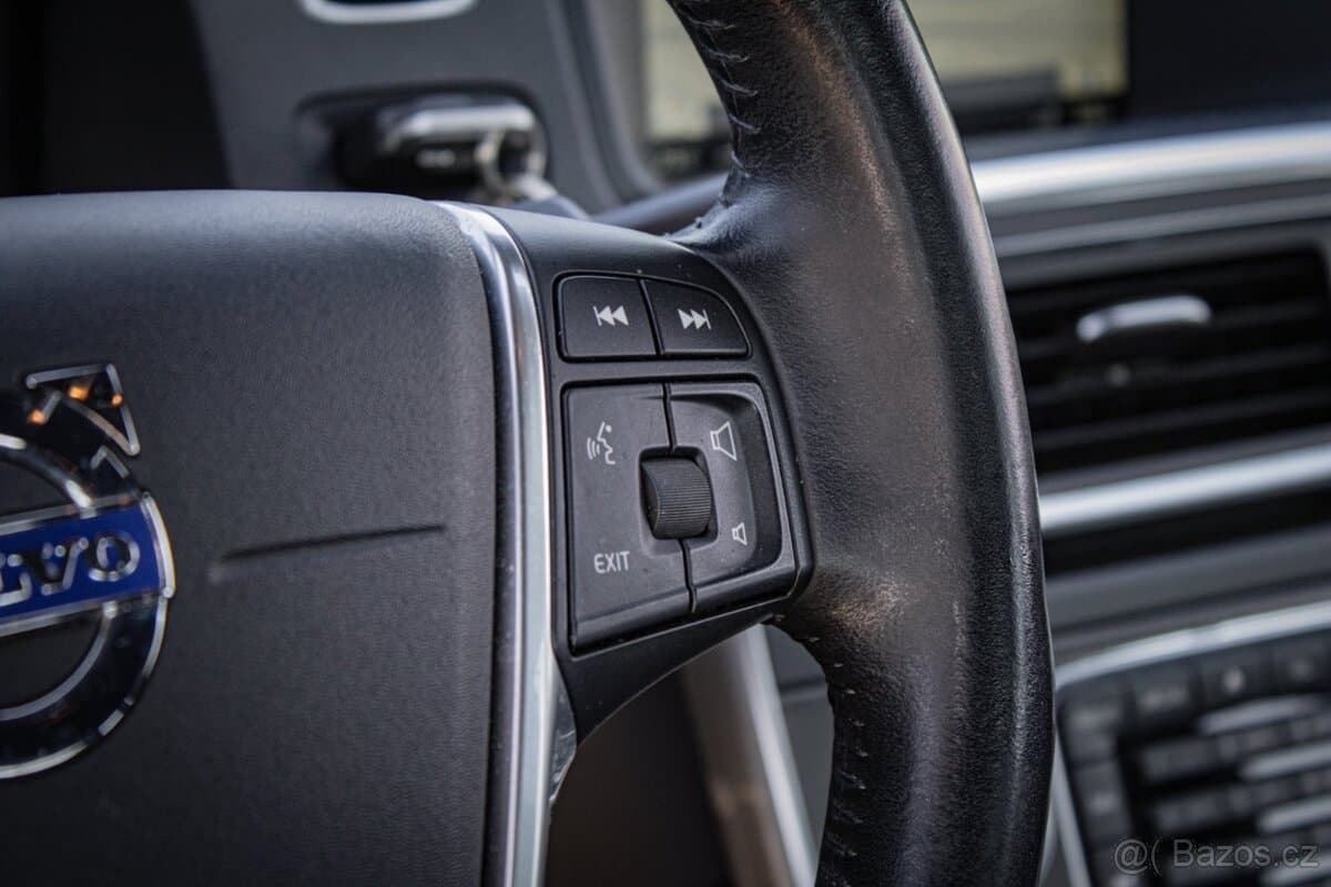 2016 Volvo S60 - 14