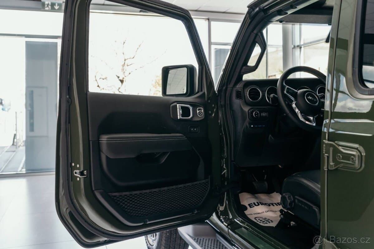 2022 Jeep WRANGLER - 14