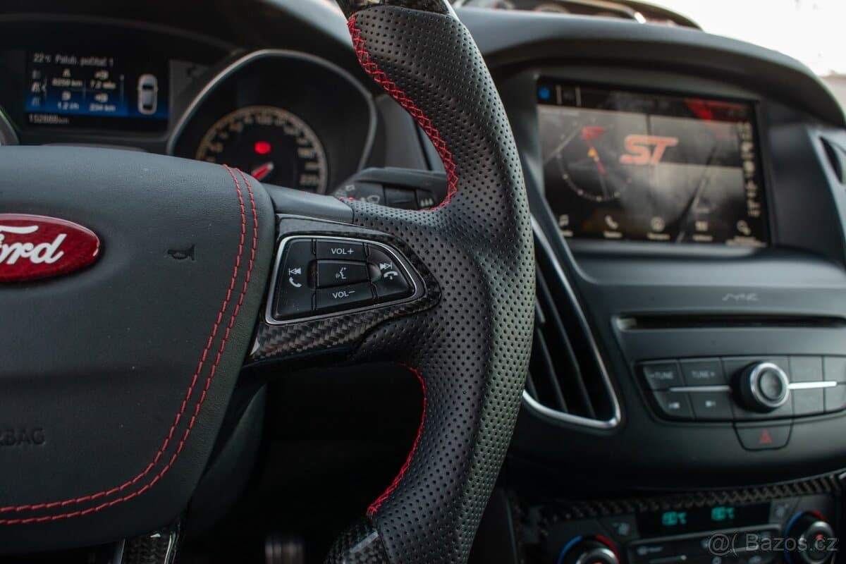 2017 Ford FOCUS - 14