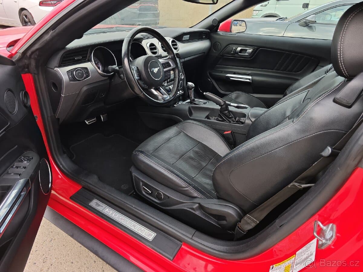 2019 Ford MUSTANG - 14