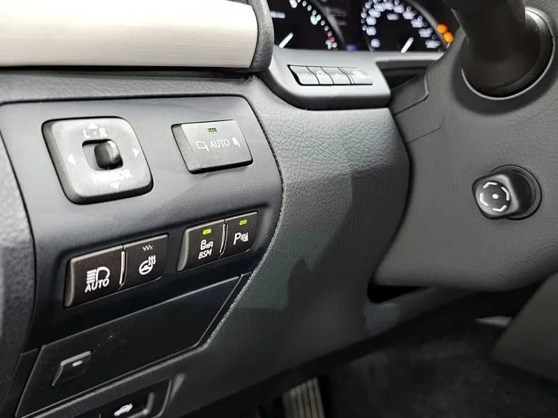 2015 Lexus LS - 14