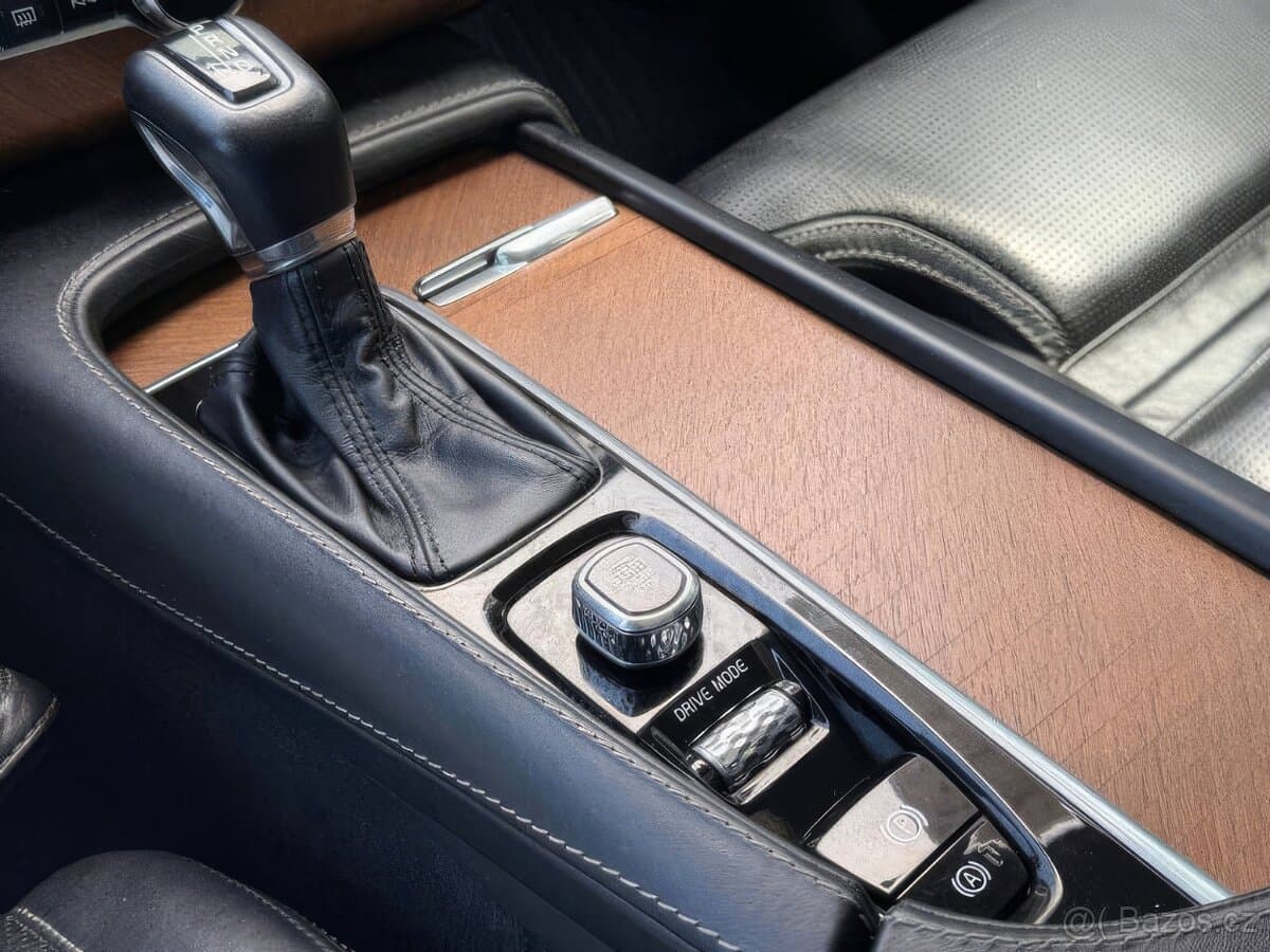 2019 Volvo XC90 - 14