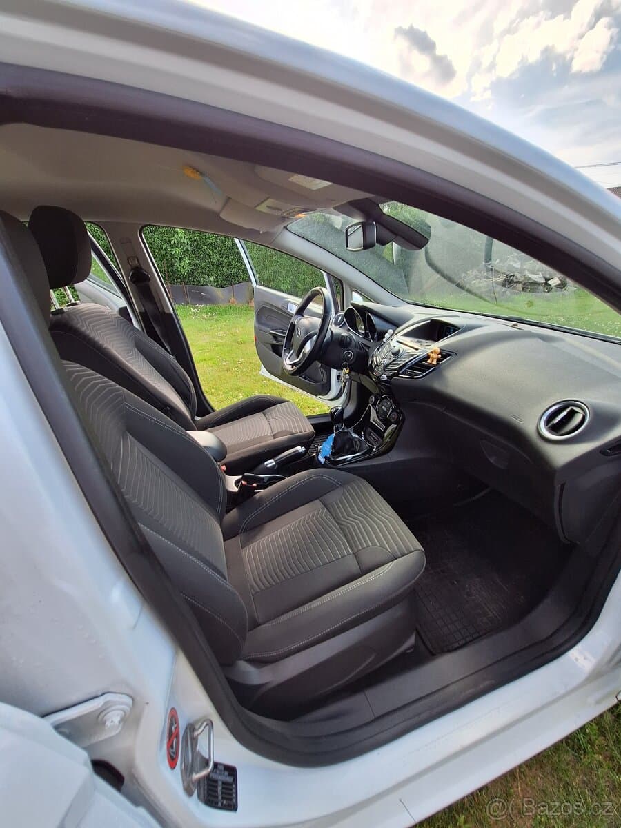 2013 Ford FIESTA - 14