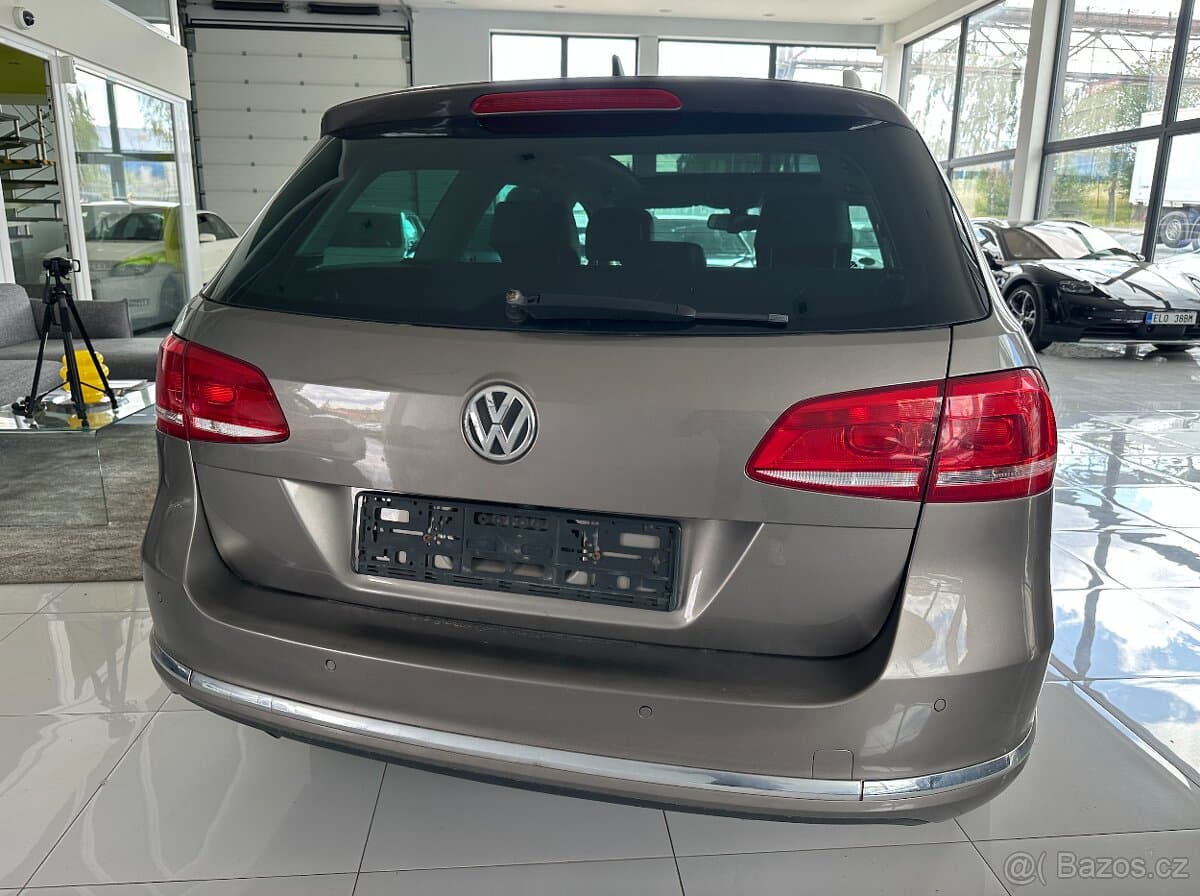 2011 Volkswagen PASSAT - 14