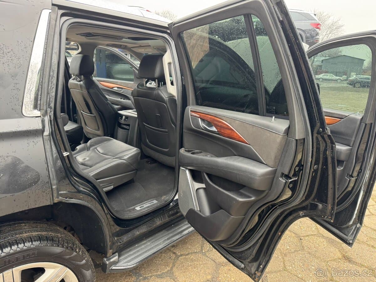 2015 Cadillac ESCALADE - 14