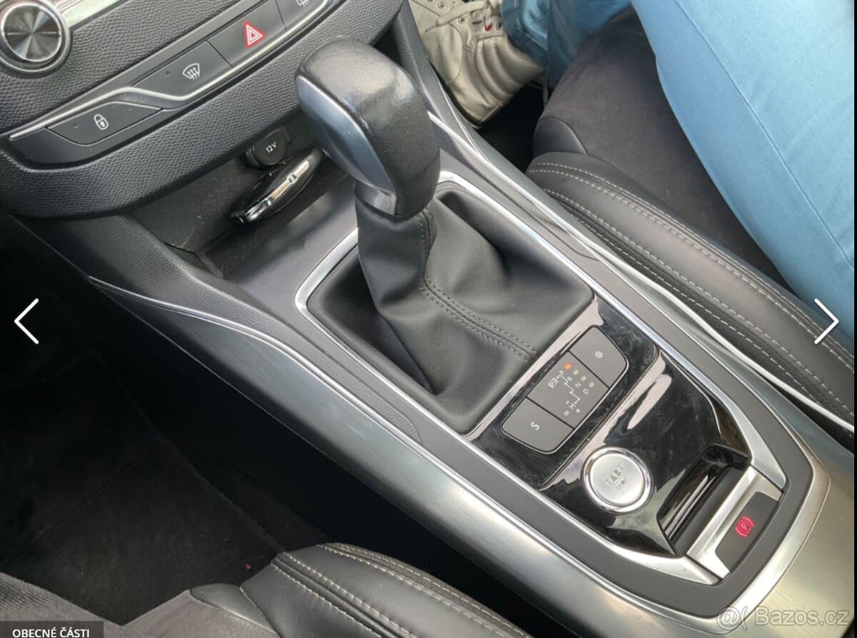 2015 Peugeot 308 - 14