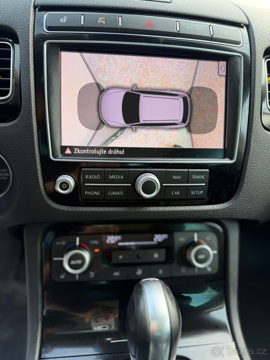 2017 Volkswagen TOUAREG - 14