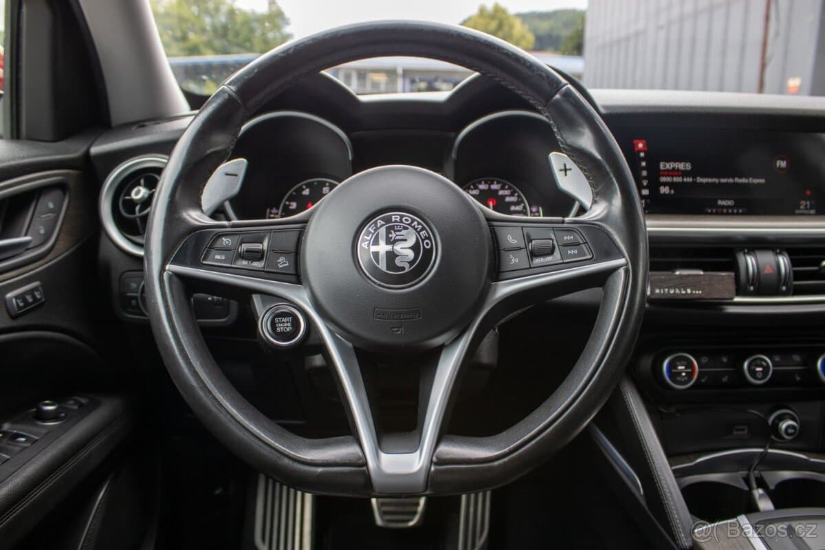 2017 Alfa Romeo STELVIO - 14