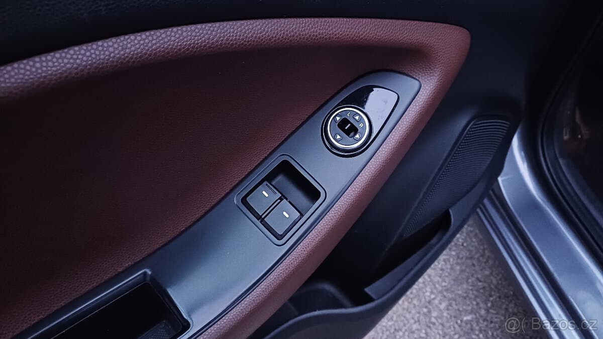 2015 Hyundai i20 - 14