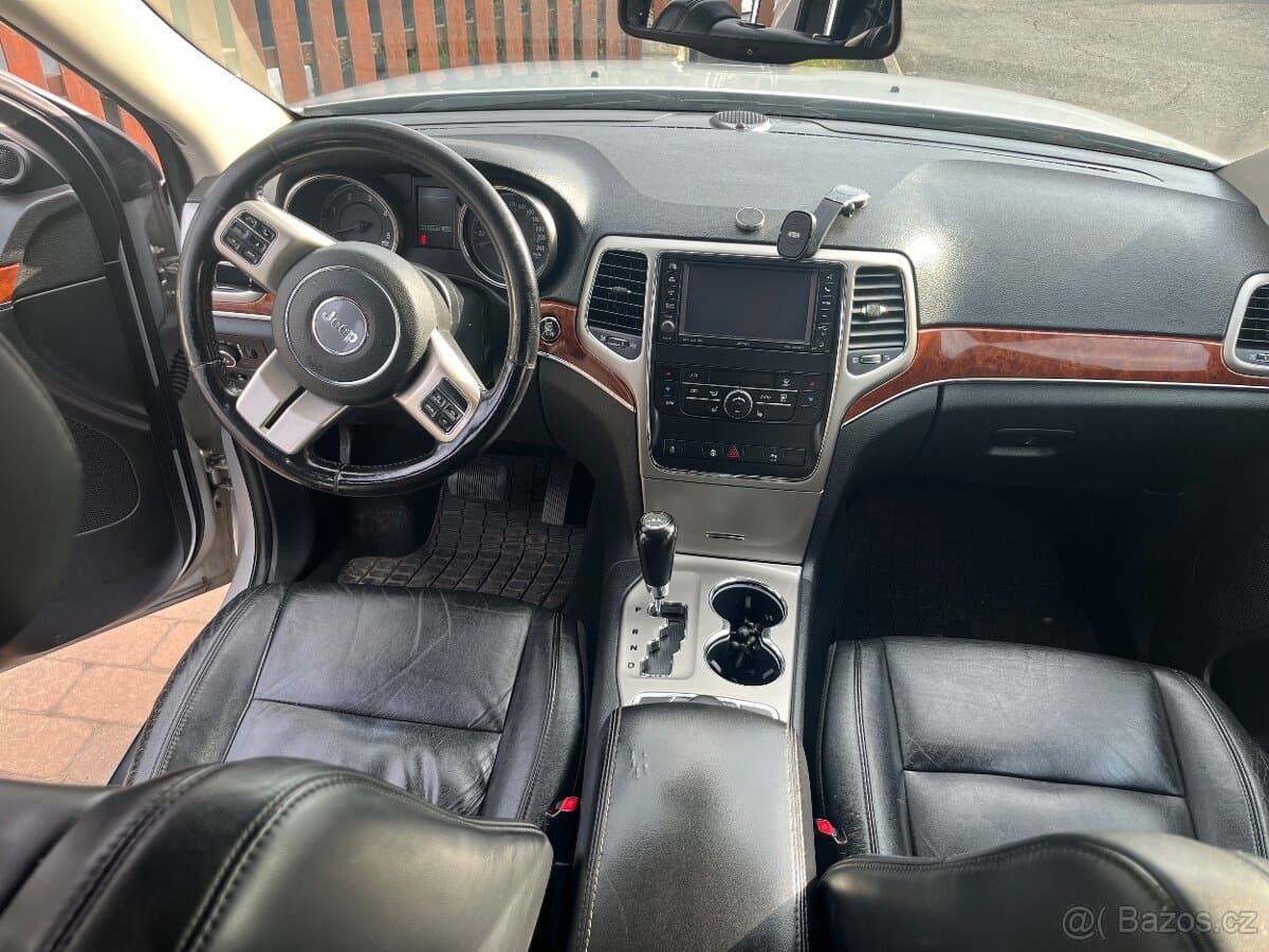 2011 Jeep CHEROKEE - 14