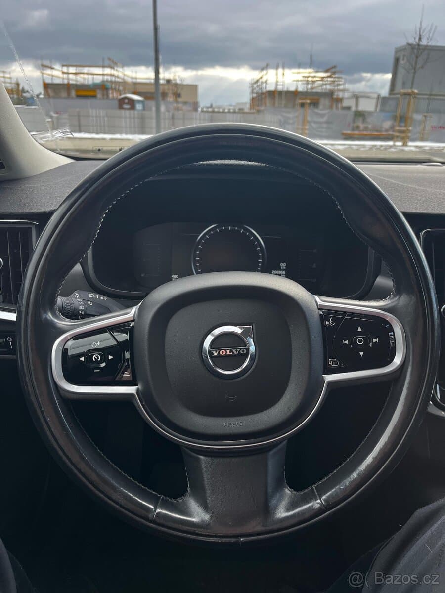 2017 Volvo V90 - 14