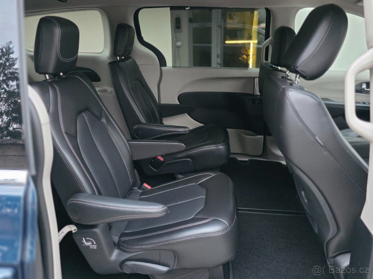 2023 Chrysler PACIFICA - 14