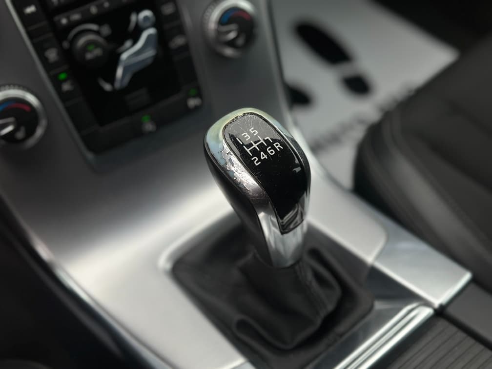 2016 Volvo V60 - 14