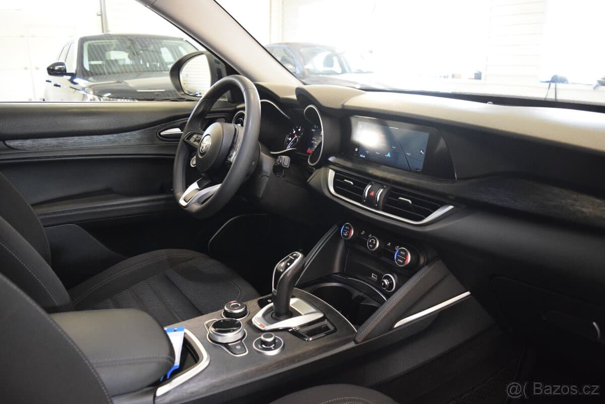 2021 Alfa Romeo STELVIO - 14