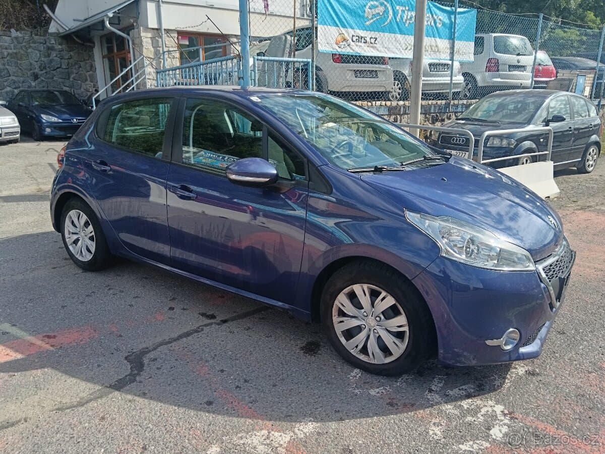2013 Peugeot 208 - 14
