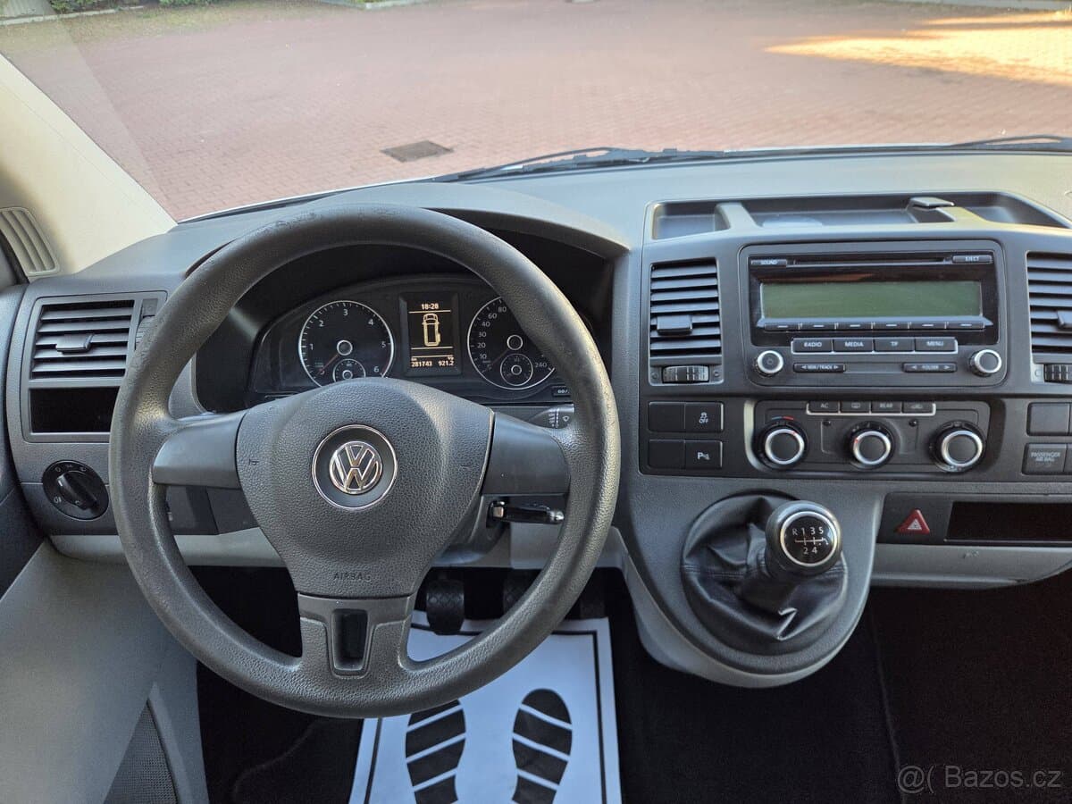 2011 Volkswagen CARAVELLE - 14