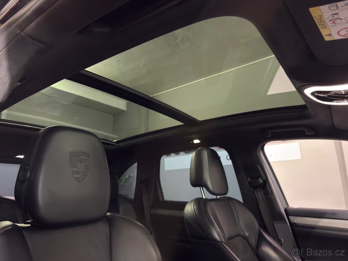 2016 Porsche CAYENNE - 14