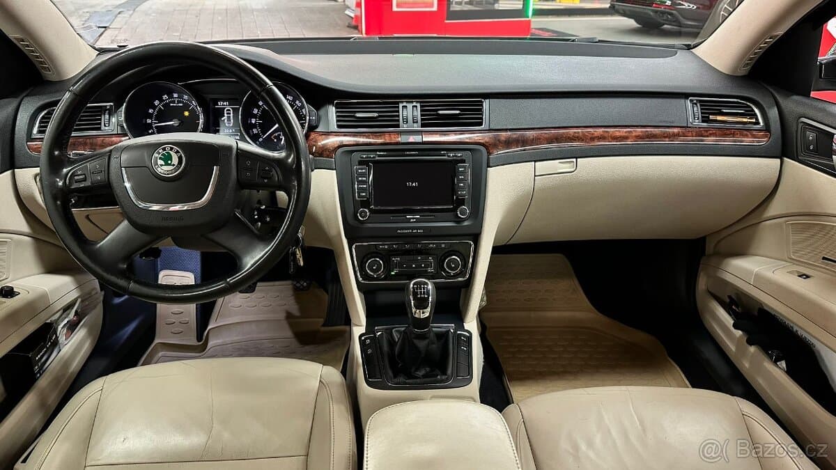 2010 Škoda SUPERB - 14