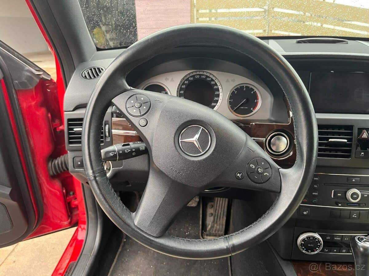 2010 Mercedes-Benz GLK - 14