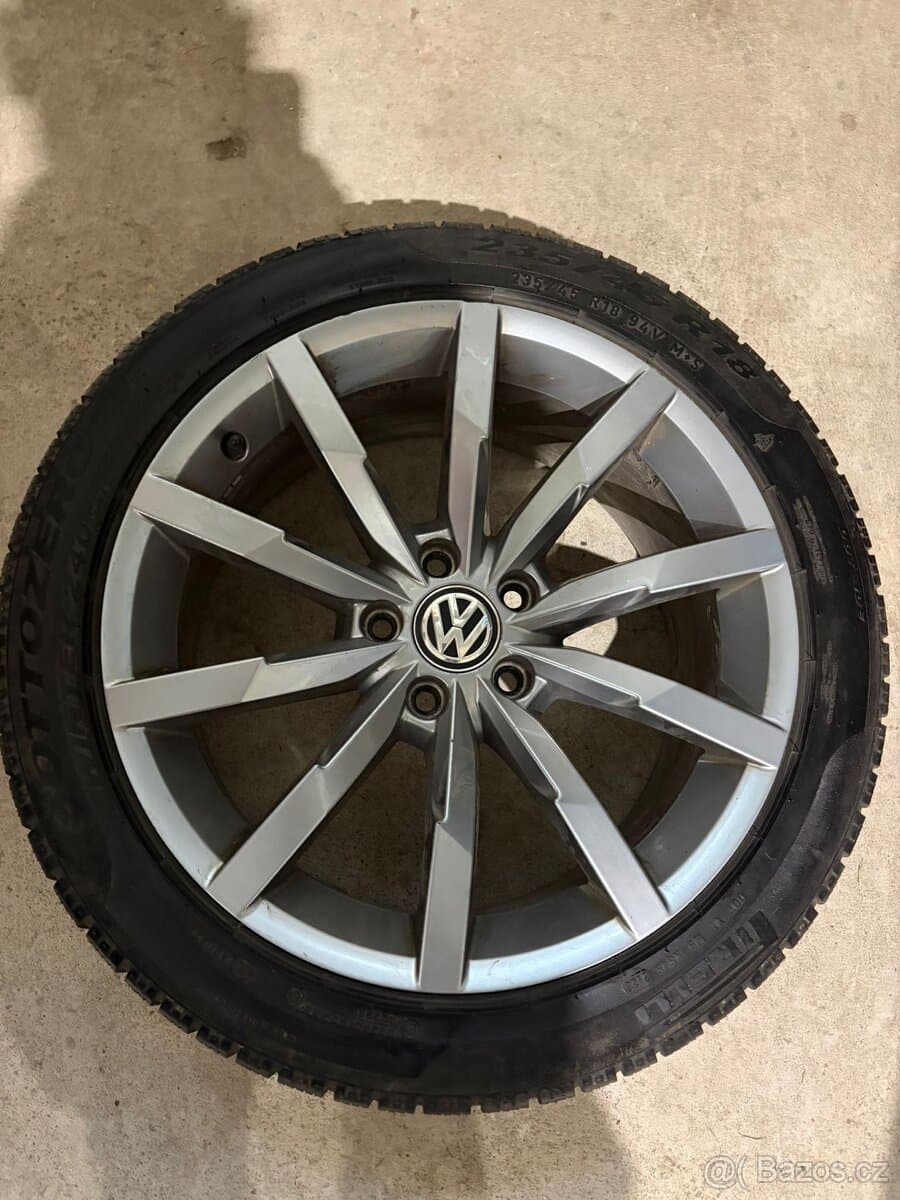 2018 Volkswagen PASSAT - 14