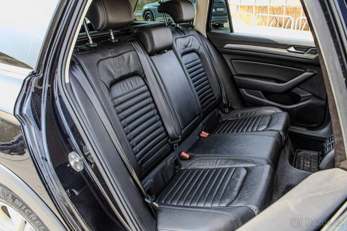 2017 Volkswagen PASSAT - 14
