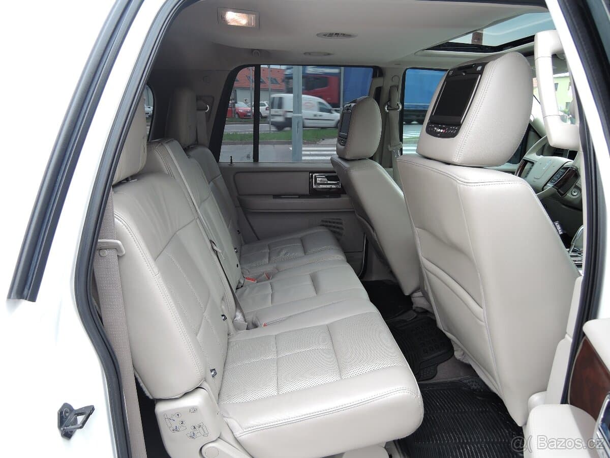 2014 Lincoln NAVIGATOR - 14