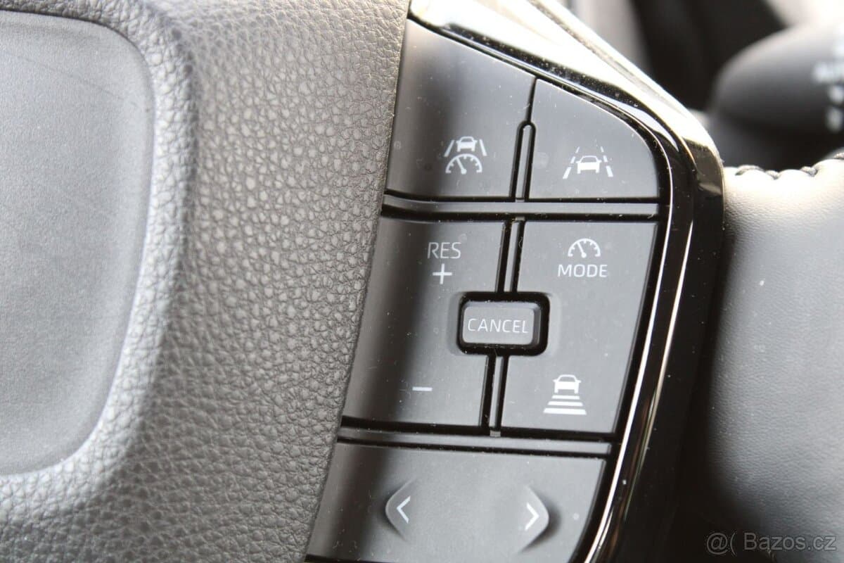 2023 Toyota PRIUS - 14
