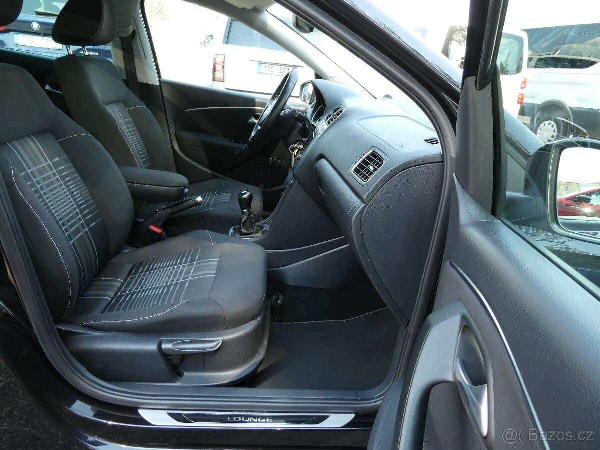2015 Volkswagen POLO - 14