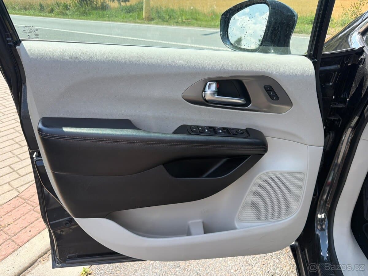 2020 Chrysler PACIFICA - 14