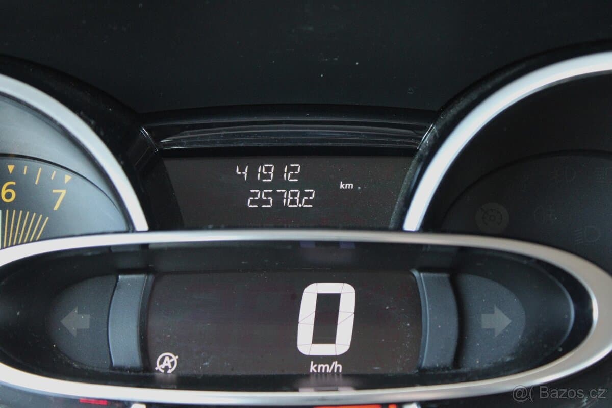 2015 Renault CLIO - 14
