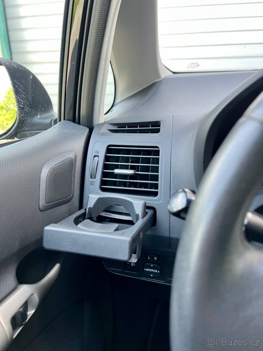 2008 Toyota AURIS - 14