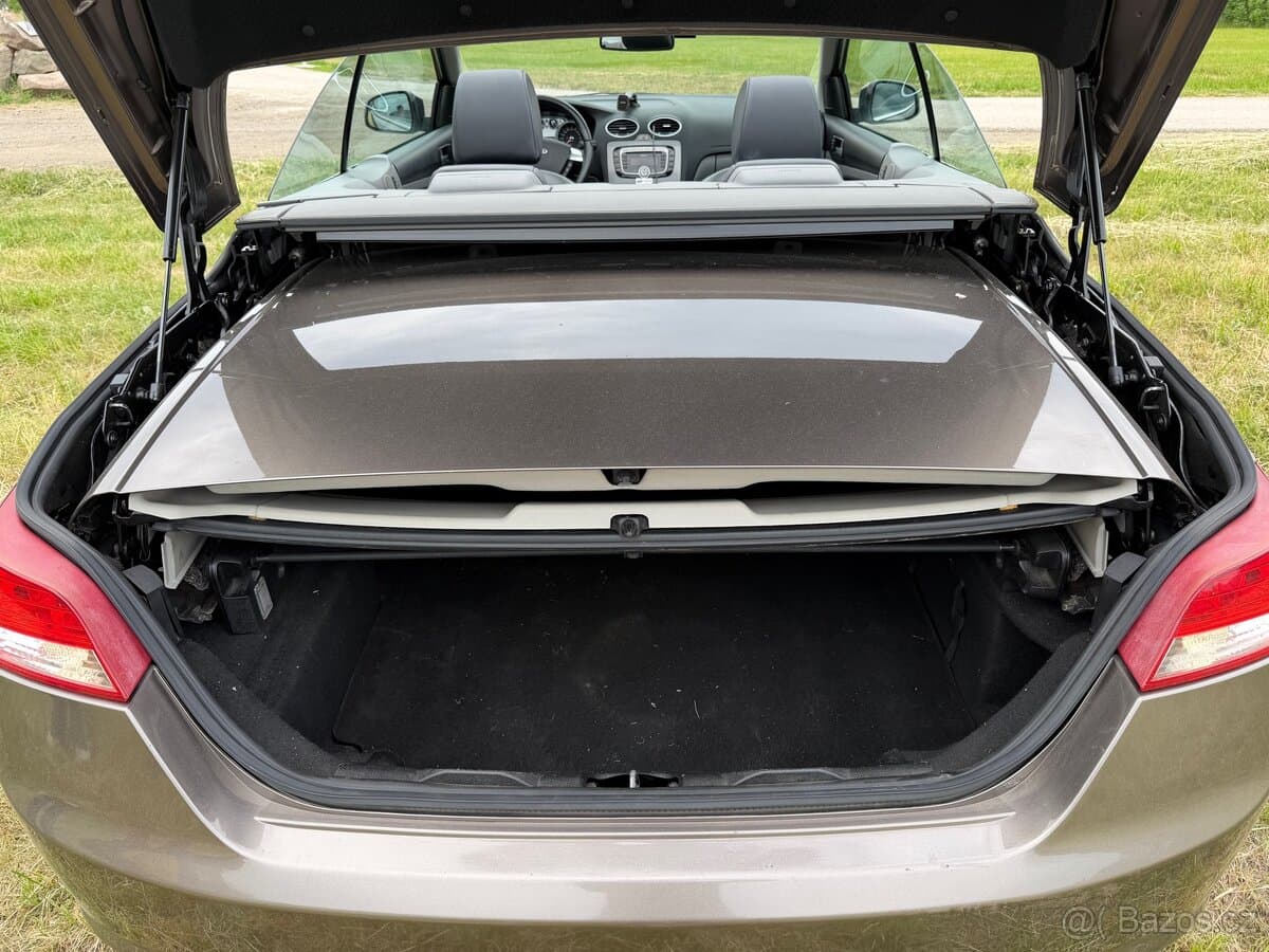 2010 Ford FOCUS - 14