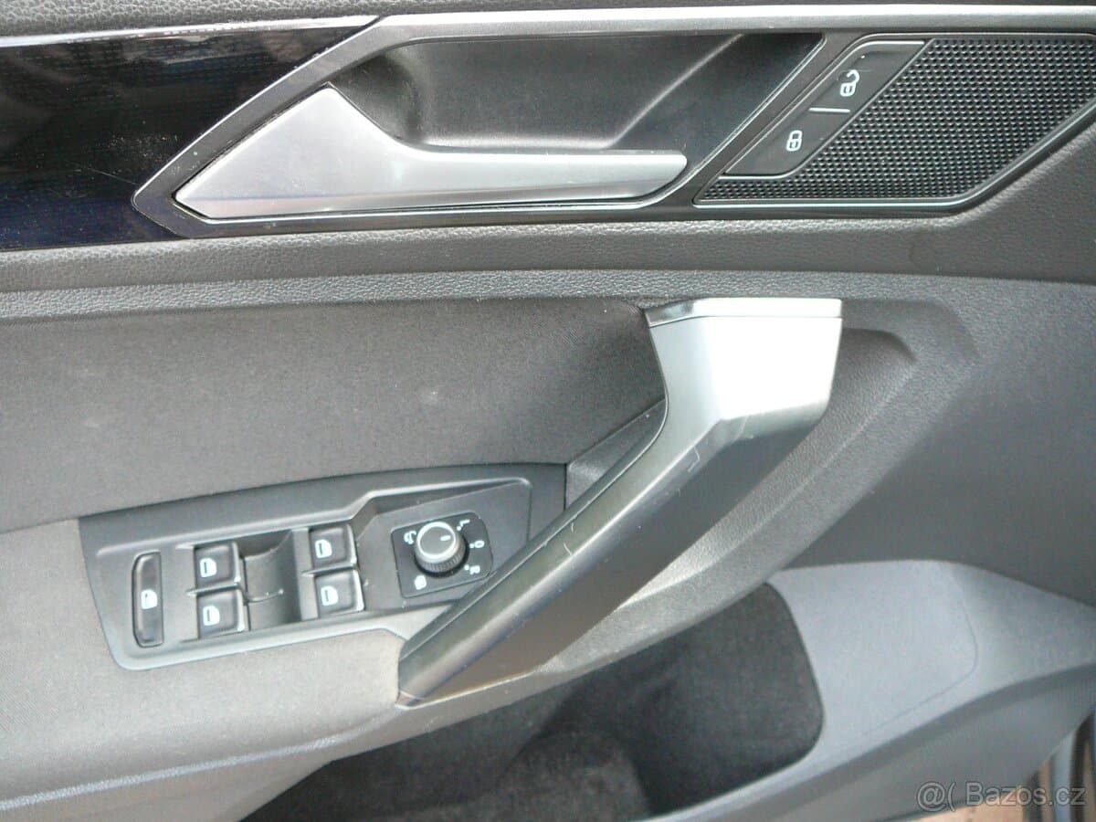 2017 Volkswagen TIGUAN - 14